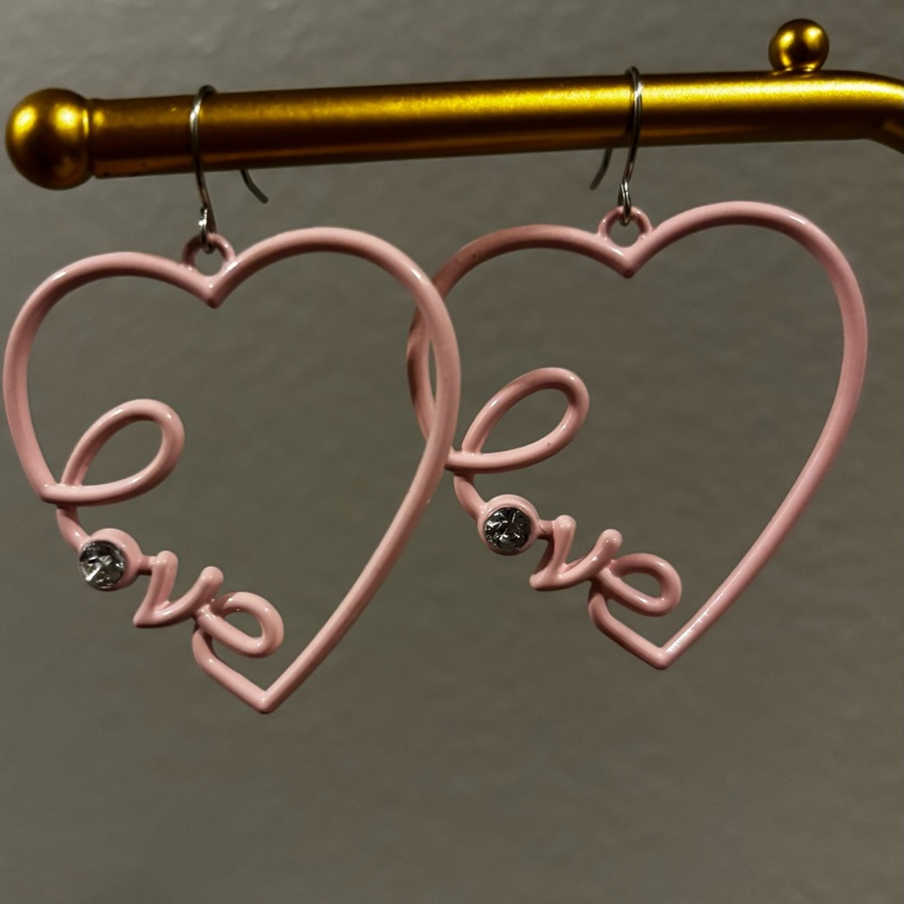 Pink Heart 🩷 Love Earrings